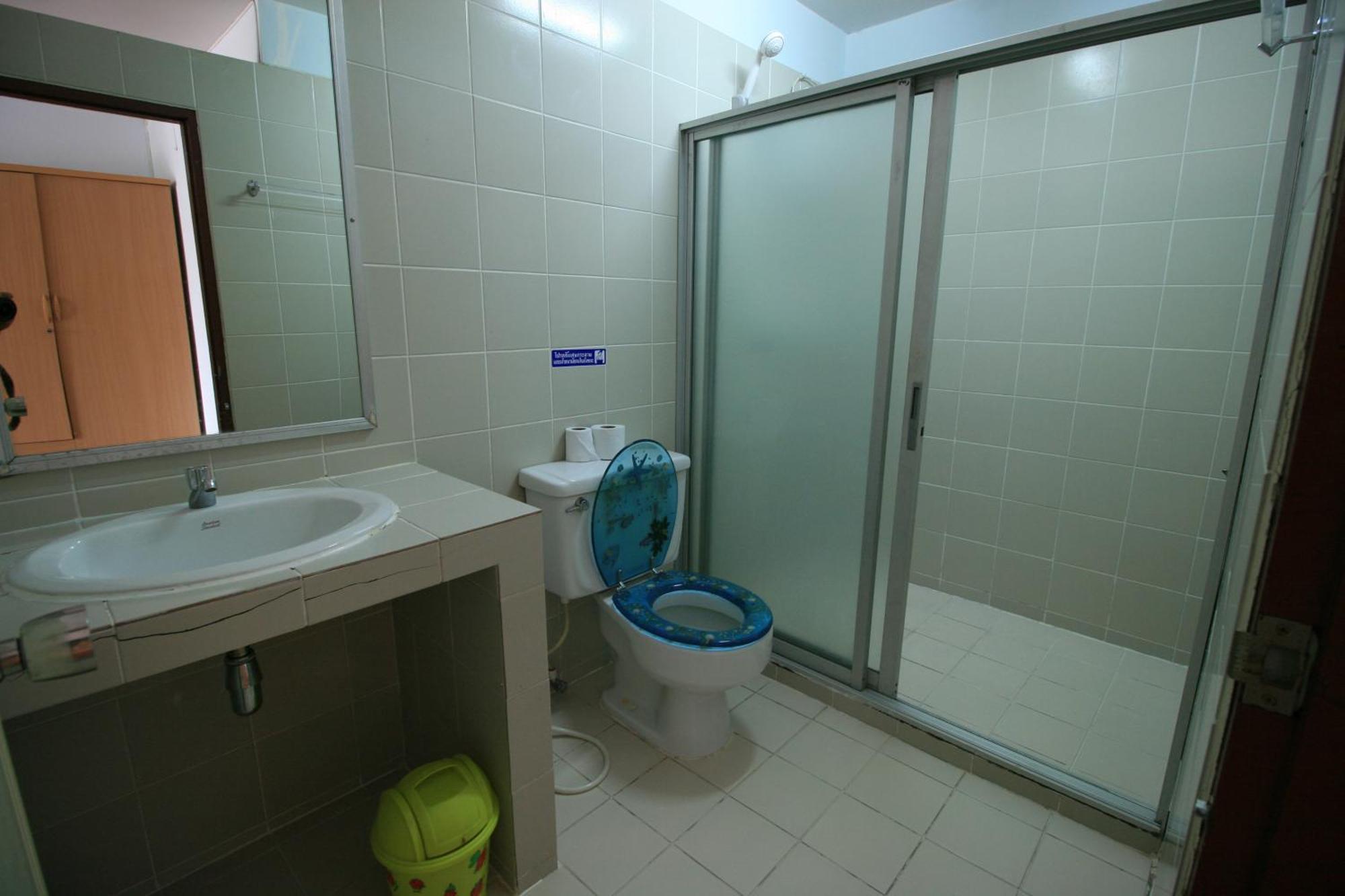 Beachfront Hotel Cha Am Cha-Am Room photo