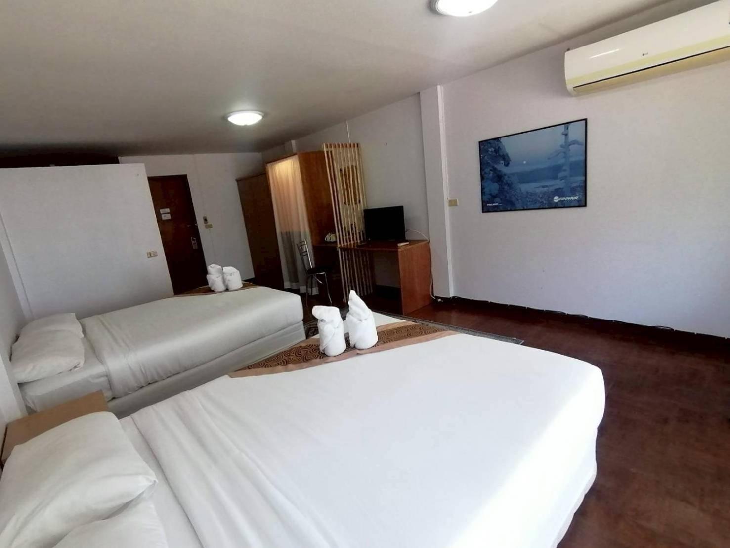 Beachfront Hotel Cha Am Cha-Am Exterior photo