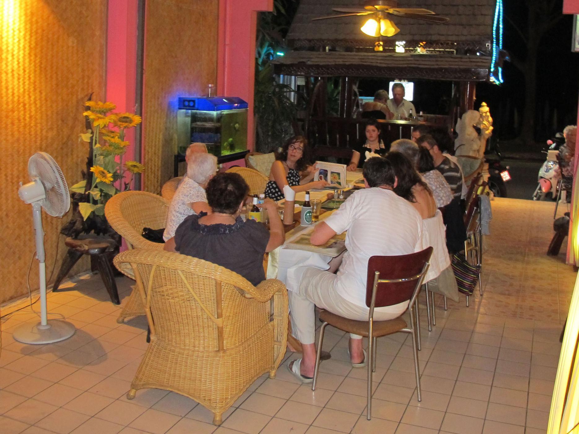 Beachfront Hotel Cha Am Cha-Am Exterior photo