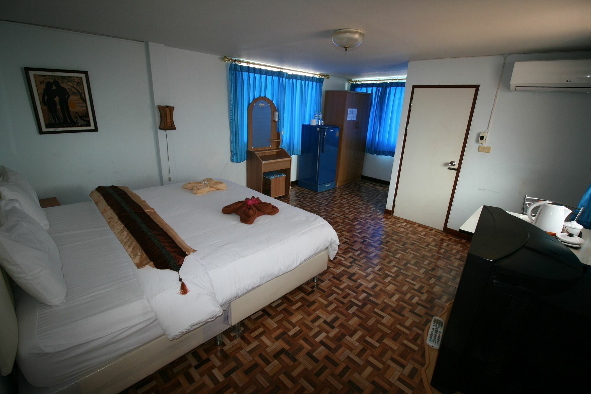 Beachfront Hotel Cha Am Cha-Am Exterior photo