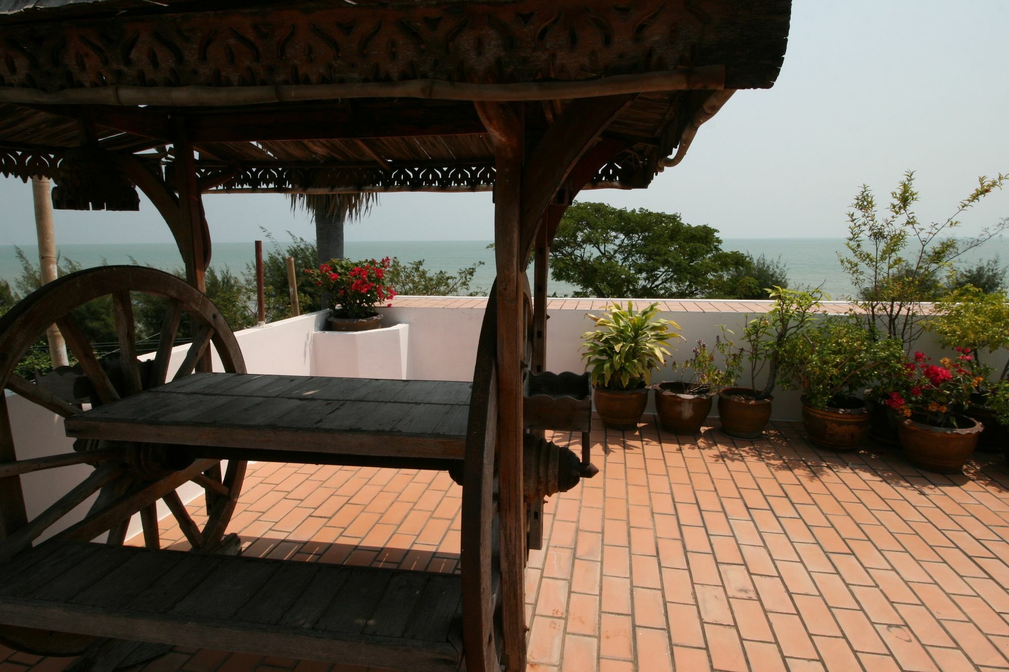 Beachfront Hotel Cha Am Cha-Am Exterior photo