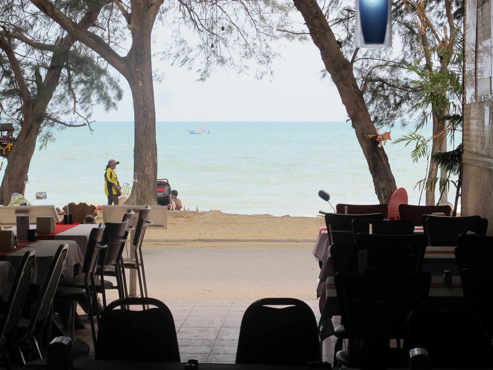 Beachfront Hotel Cha Am Cha-Am Exterior photo