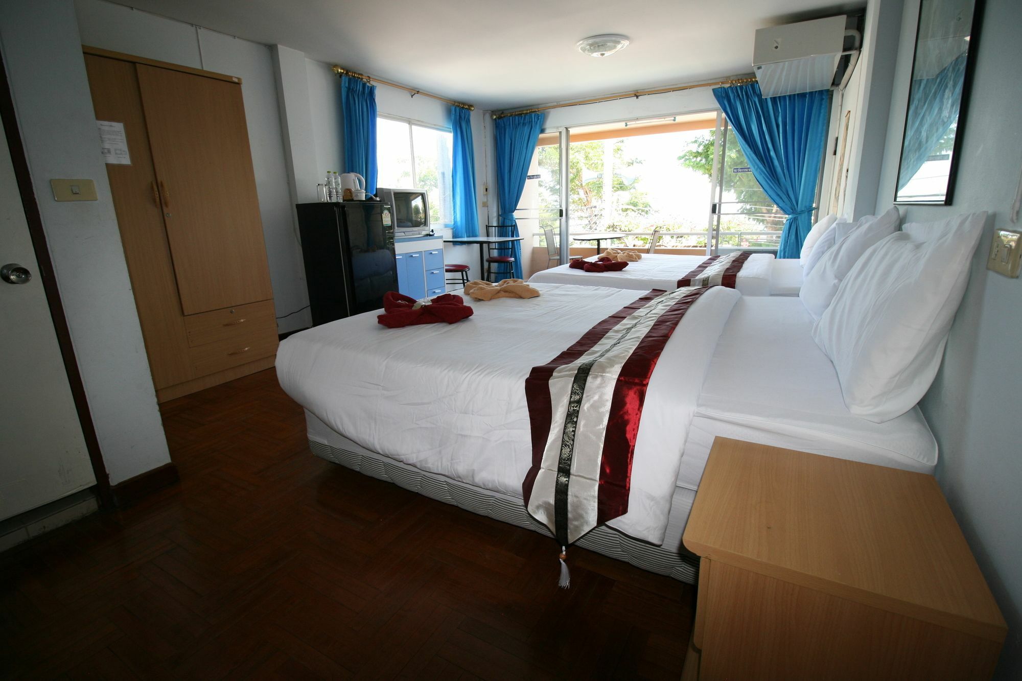 Beachfront Hotel Cha Am Cha-Am Exterior photo